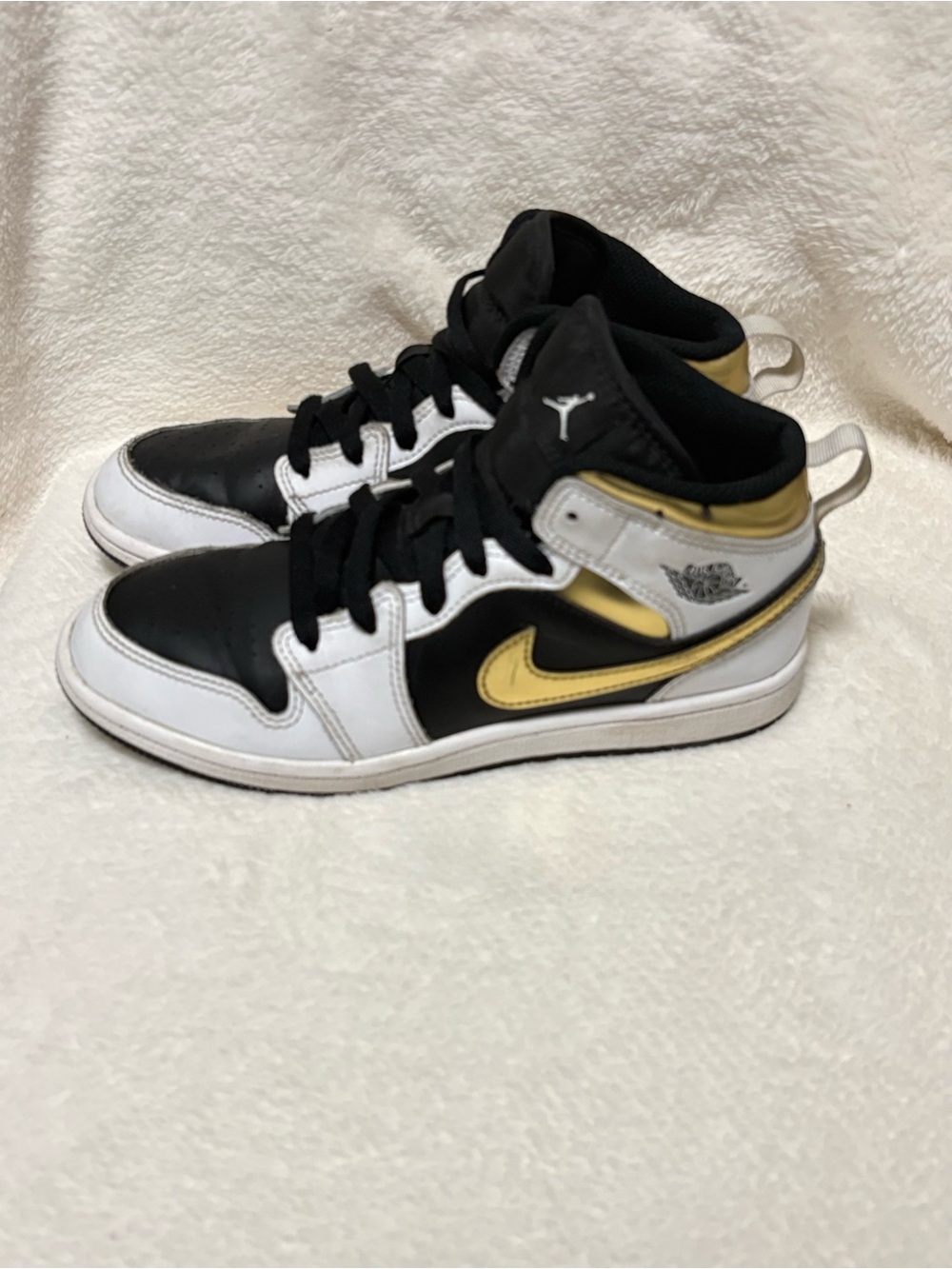 Jordan Kids Mid-Top Sneakers in Black, White & Gold